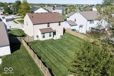17 English Green Westfield IN 46074