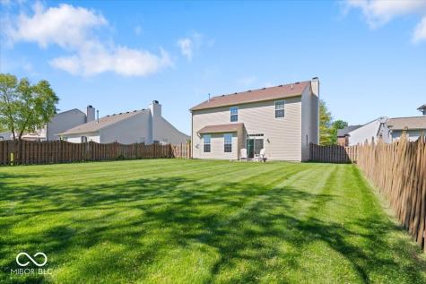 17 English Green Westfield IN 46074