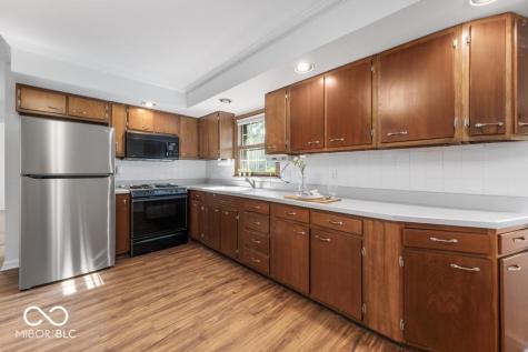 4823 Wanamaker Drive Indianapolis IN 46239