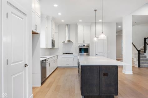 15914 Bellows Avenue Fishers IN 46040