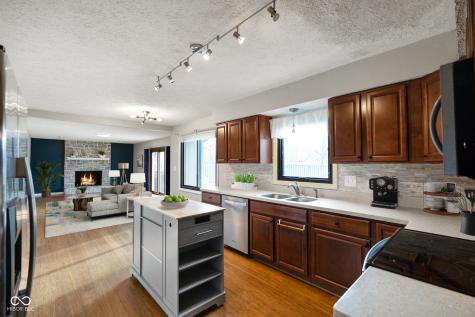 233 Boulder Court Carmel IN 46032