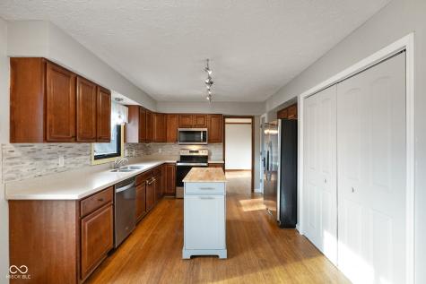 233 Boulder Court Carmel IN 46032