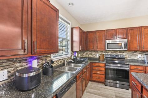 2128 Creekstone Drive Columbus IN 47201