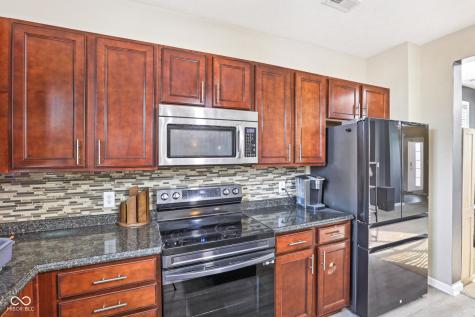 2128 Creekstone Drive Columbus IN 47201