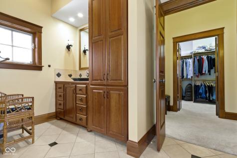 12010 Landover Lane Fishers IN 46037