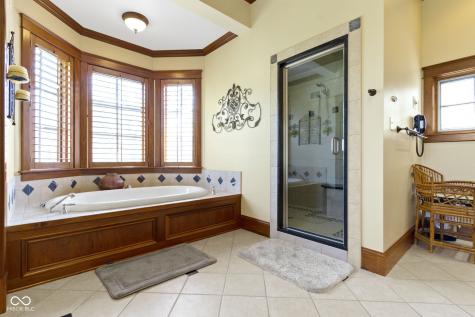 12010 Landover Lane Fishers IN 46037