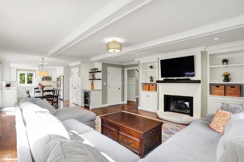 1898 Corniche Drive Zionsville IN 46077