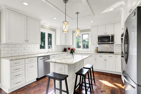 1898 Corniche Drive Zionsville IN 46077