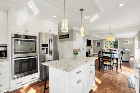 1898 Corniche Drive Zionsville IN 46077