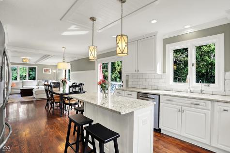 1898 Corniche Drive Zionsville IN 46077