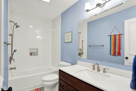 1898 Corniche Drive Zionsville IN 46077