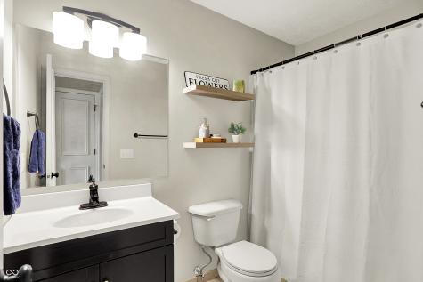 1898 Corniche Drive Zionsville IN 46077