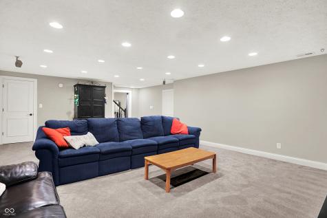 1898 Corniche Drive Zionsville IN 46077