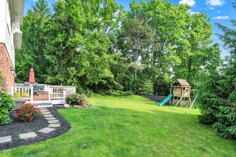 1898 Corniche Drive Zionsville IN 46077