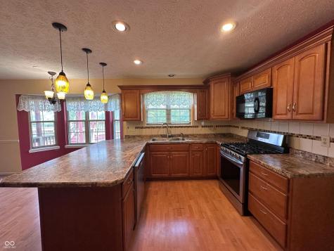 7669 Pinesprings East Drive Indianapolis IN 46256