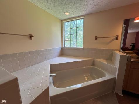 7669 Pinesprings East Drive Indianapolis IN 46256