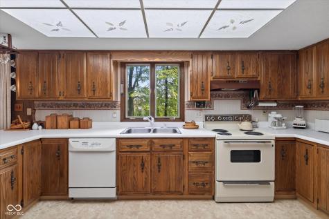 8002 N Lakeview Drive Unionville IN 47468