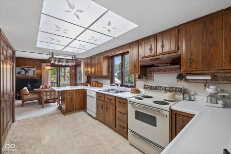 8002 N Lakeview Drive Unionville IN 47468