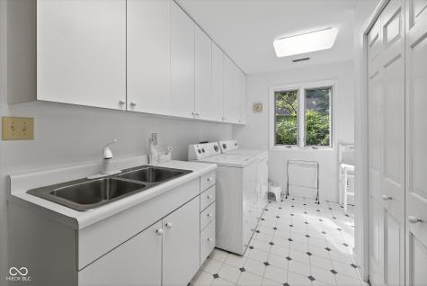 8002 N Lakeview Drive Unionville IN 47468