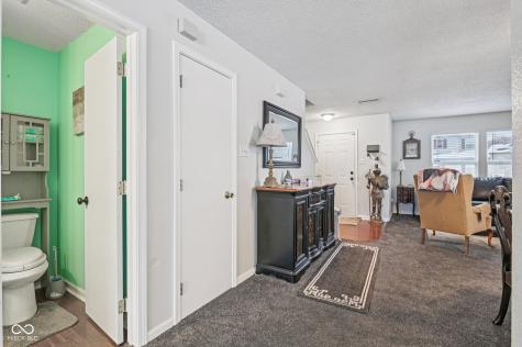 4927 Flame Way Indianapolis IN 46254