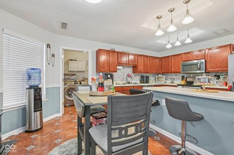 4927 Flame Way Indianapolis IN 46254