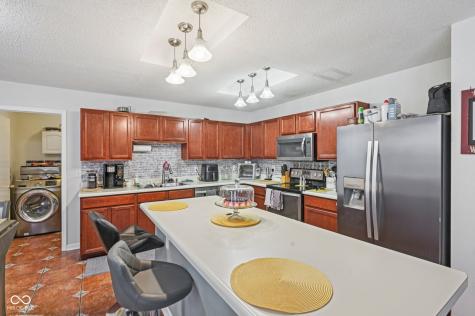 4927 Flame Way Indianapolis IN 46254