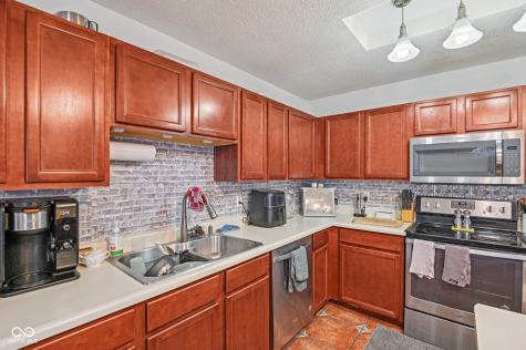 4927 Flame Way Indianapolis IN 46254