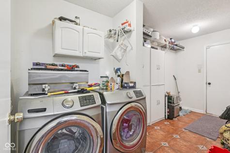 4927 Flame Way Indianapolis IN 46254