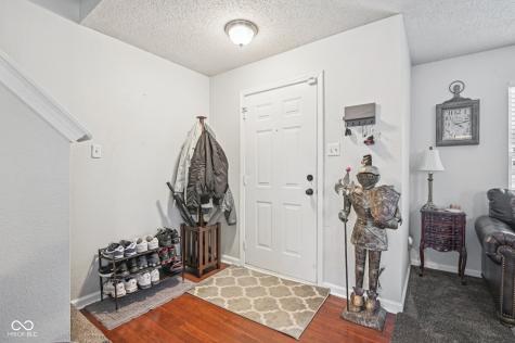 4927 Flame Way Indianapolis IN 46254