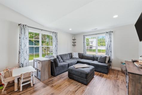 5427 Claybrooke Drive Indianapolis IN 46221