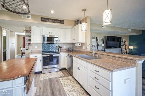 10212 Ironway Drive Indianapolis IN 46239