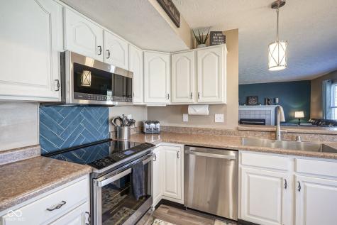 10212 Ironway Drive Indianapolis IN 46239