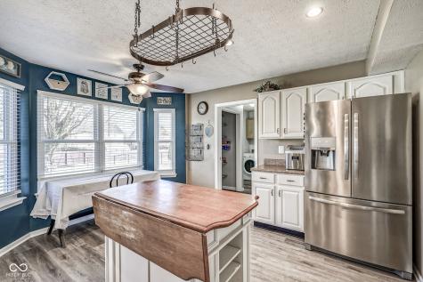10212 Ironway Drive Indianapolis IN 46239