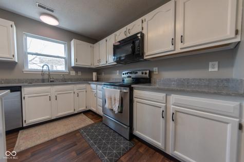 3244 Rolling Hill Drive Columbus IN 47201