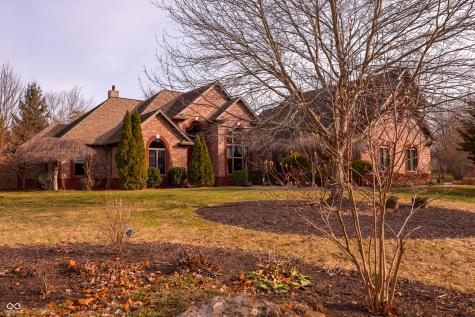 1929 Willow Bend Court Avon IN 46123