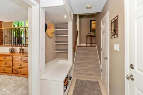 8217 Castle Drive Indianapolis IN 46256