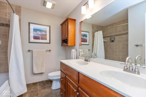 8217 Castle Drive Indianapolis IN 46256