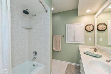 8217 Castle Drive Indianapolis IN 46256