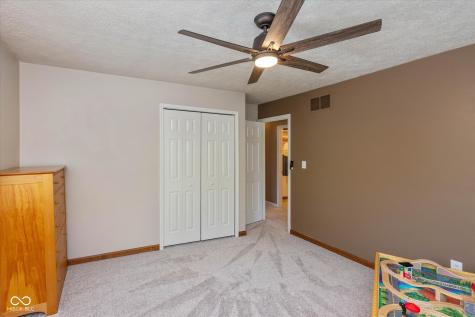 8217 Castle Drive Indianapolis IN 46256