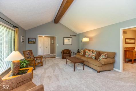 8217 Castle Drive Indianapolis IN 46256