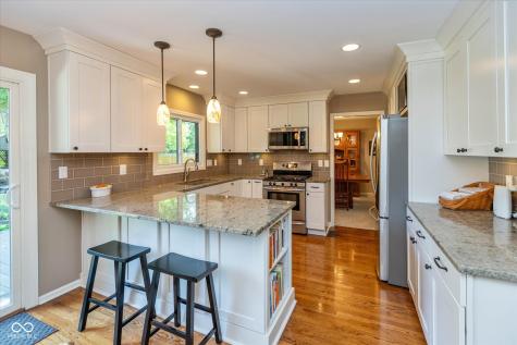 8217 Castle Drive Indianapolis IN 46256