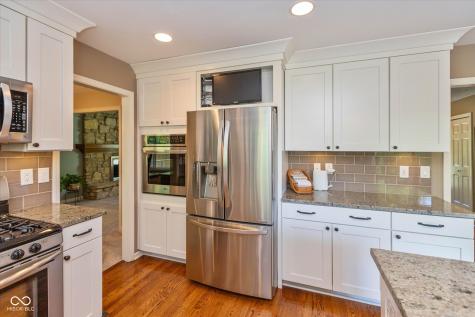 8217 Castle Drive Indianapolis IN 46256