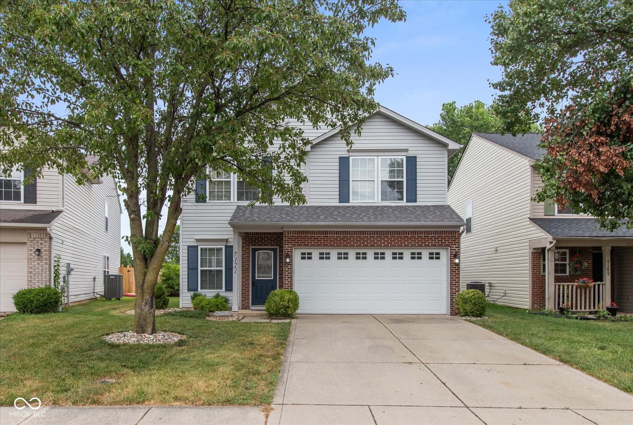7121 Parklake Place Indianapolis IN 46217