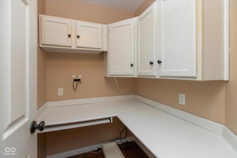 7121 Parklake Place Indianapolis IN 46217