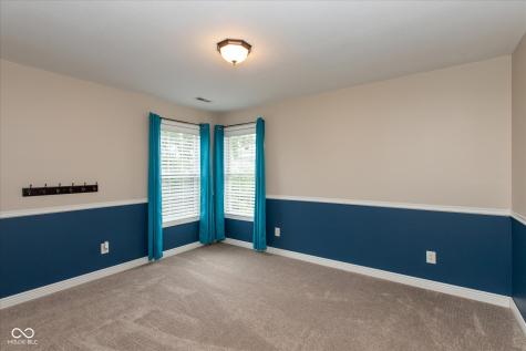 7121 Parklake Place Indianapolis IN 46217