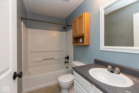7121 Parklake Place Indianapolis IN 46217