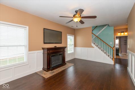 7121 Parklake Place Indianapolis IN 46217