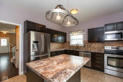 7121 Parklake Place Indianapolis IN 46217