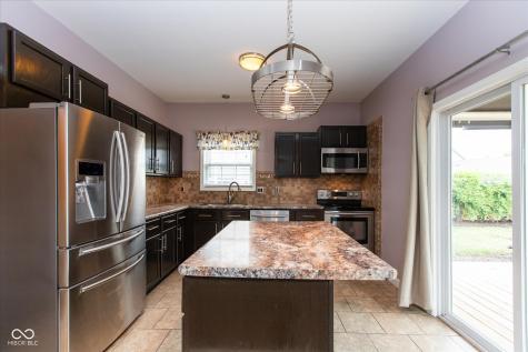 7121 Parklake Place Indianapolis IN 46217