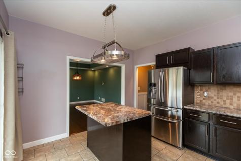 7121 Parklake Place Indianapolis IN 46217